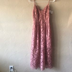 ASTR the label lace midi dress - blush